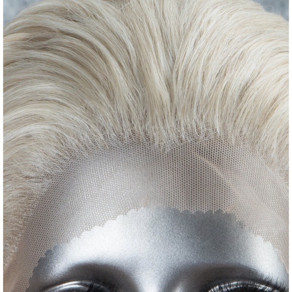 ?Fioni 22” Platinum Blonde Lace Front Wig *NWT*? main image 6